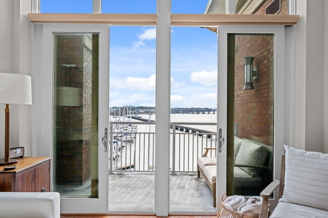 Building Photo - 419 Sky Sail Blvd