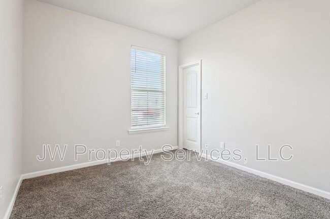 Building Photo - 785 Bent Cypress Ln