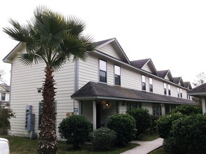 Building Photo - Gilbert House Townhomes