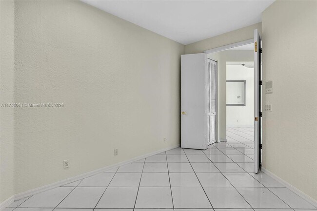 Building Photo - 18579 Harbor Light Way