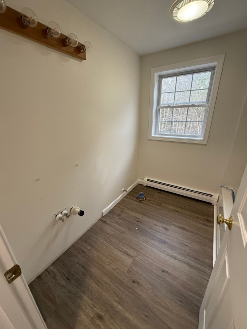 Building Photo - 5 Pine Crest Cir