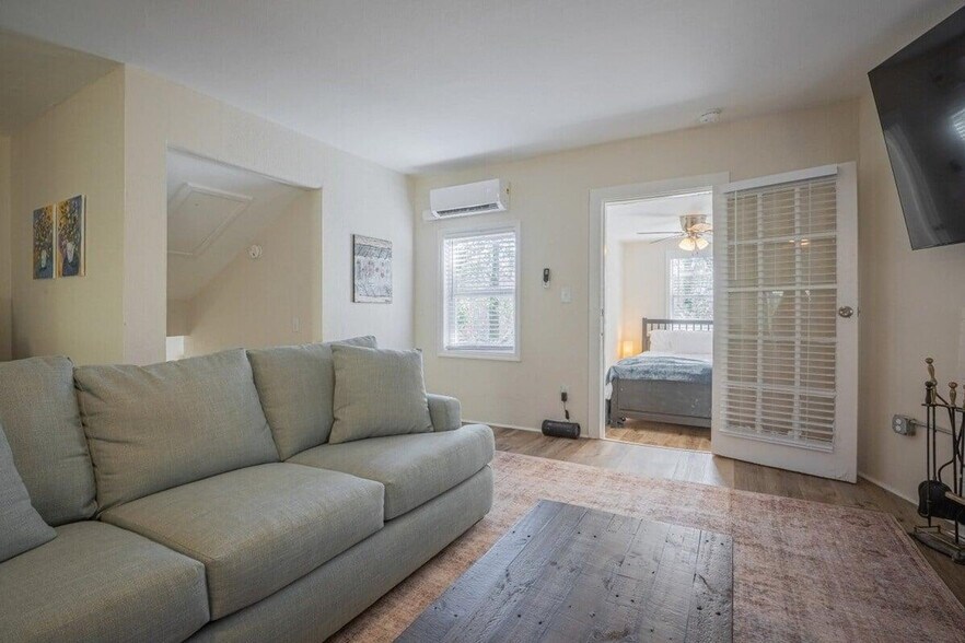 Building Photo - 838 Bobbin Mill Rd