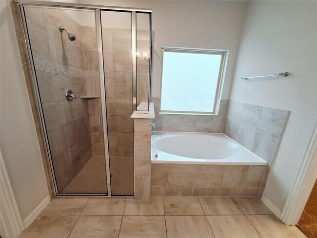 Building Photo - 5900 Bucine Cv