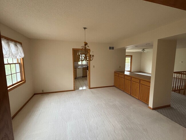 Building Photo - 154-154 Cayman St