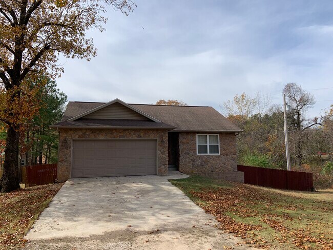 Front - 13327 Longridge Ln