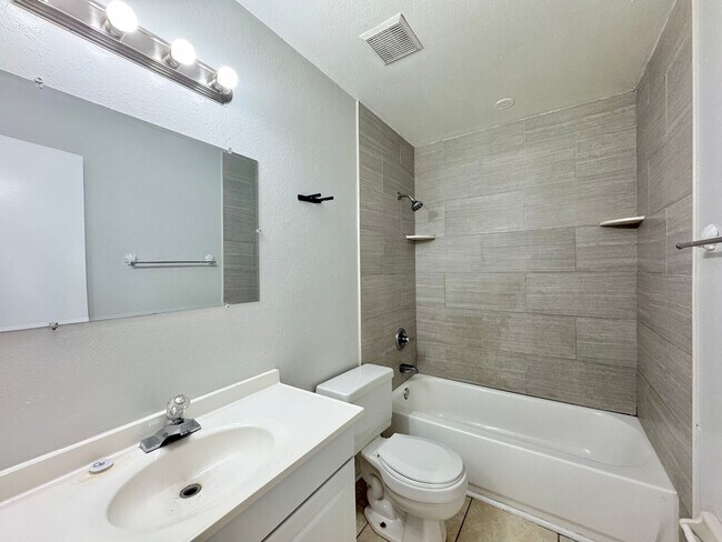 Building Photo - 5665 Struthers Ct