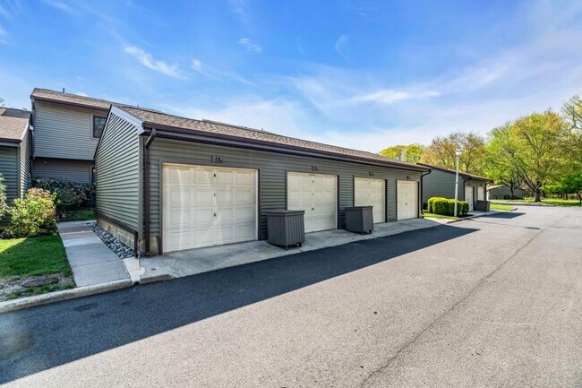 Building Photo - 15B Andover Ct