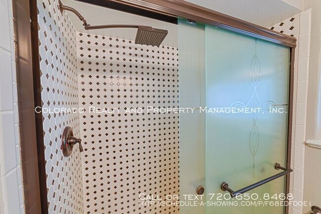 Building Photo - $500 OFF FIRST MONTH'S RENT!