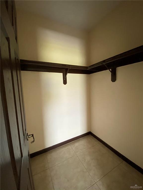 Building Photo - 31 W Daffodil Ave