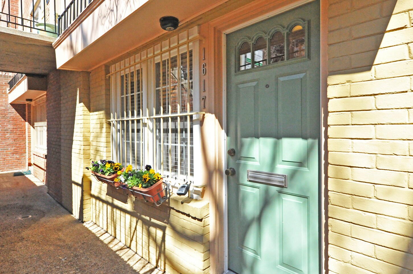 Building Photo - 1617 Corcoran St NW
