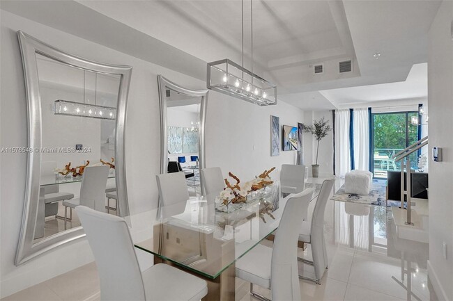 Building Photo - 3040 N Ocean Blvd