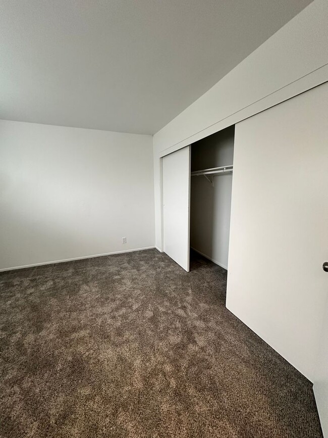 Building Photo - SAIL STREET/NORTH CANAL STREET