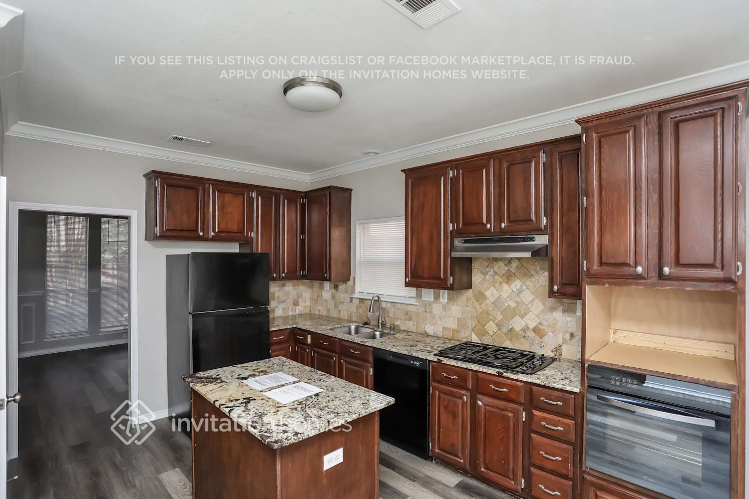 Building Photo - 2404 Manchester Dr