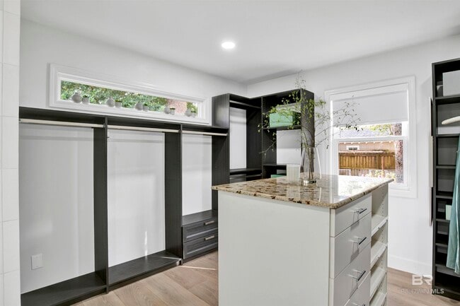 Building Photo - 380 S Church St