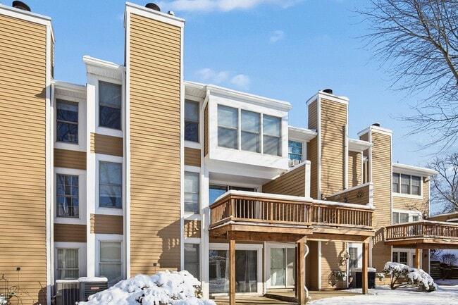 Building Photo - 13 Eton Ct