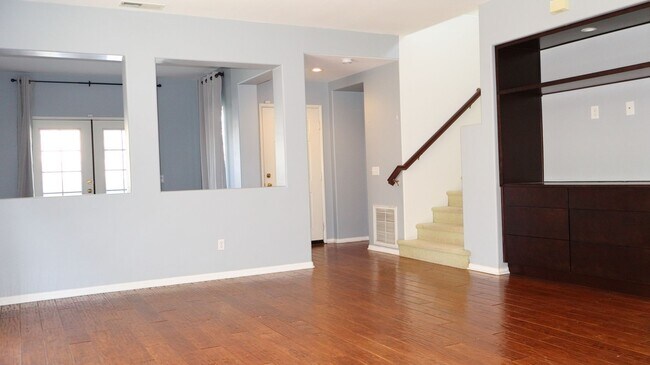 Building Photo - 1820 San Sebastian Ave