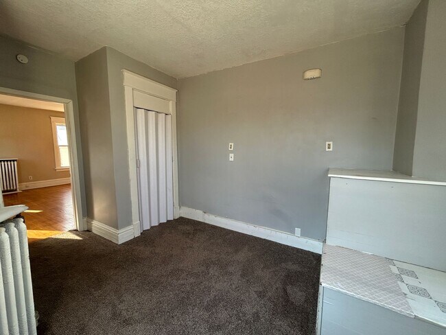 Building Photo - 914 23rd St