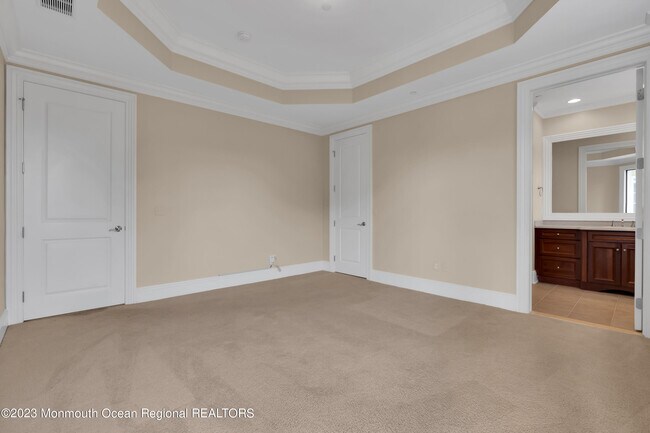 Building Photo - 1132 Oval Rd