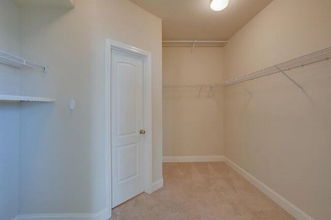 Building Photo - 2531 Tapestry St