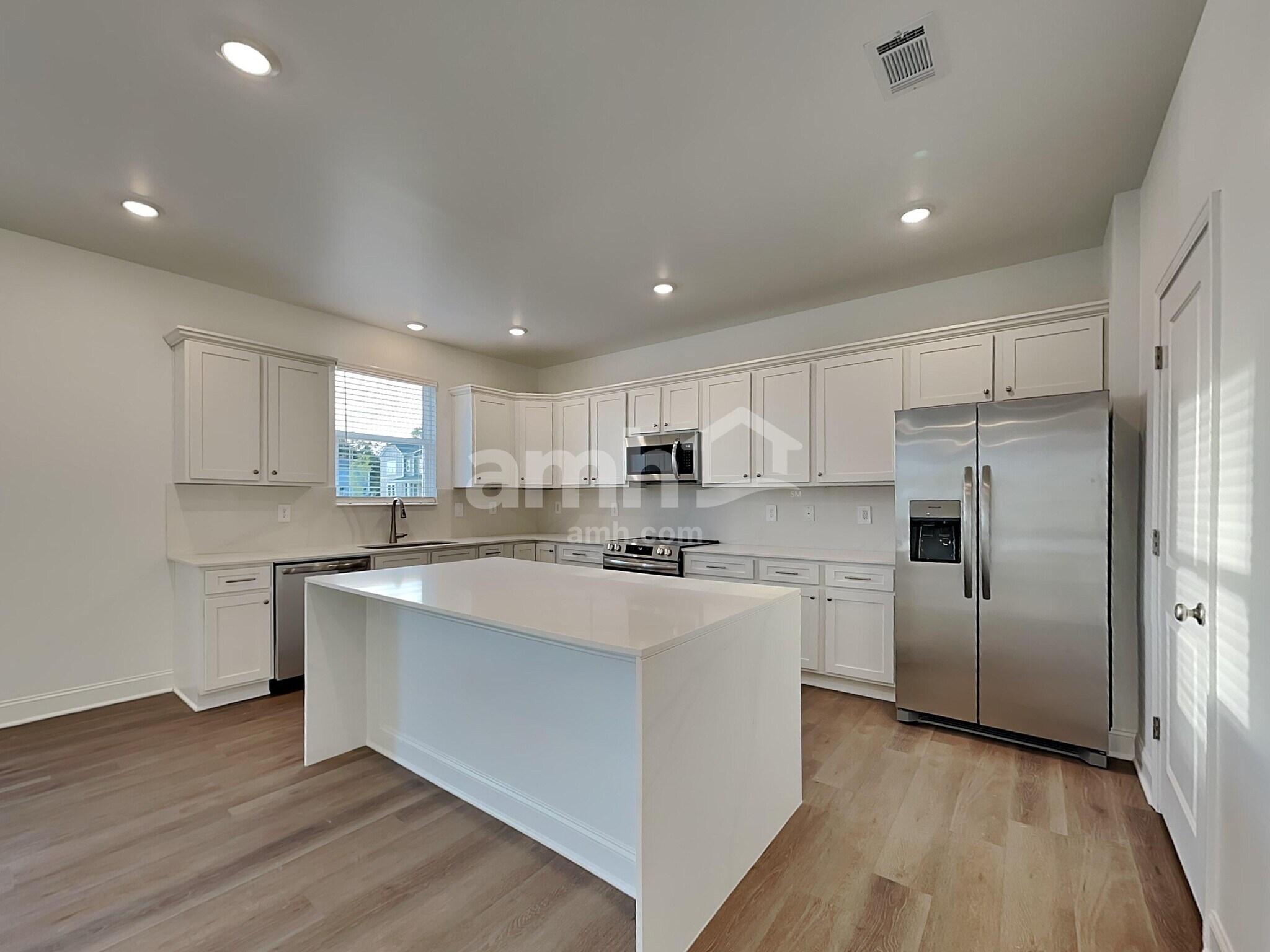 Building Photo - 314 Golucke Way