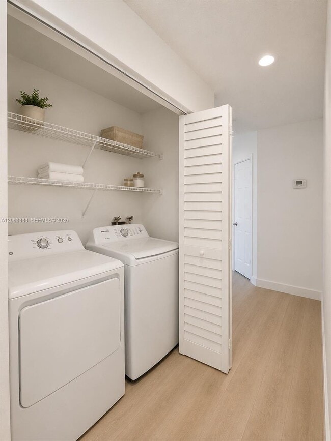 Building Photo - 837 Tanglewood Cir