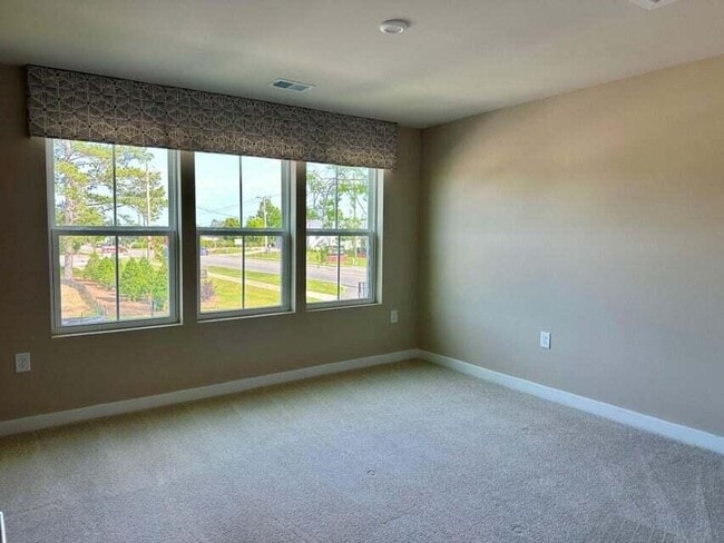 Building Photo - 107 Oxbow Dr