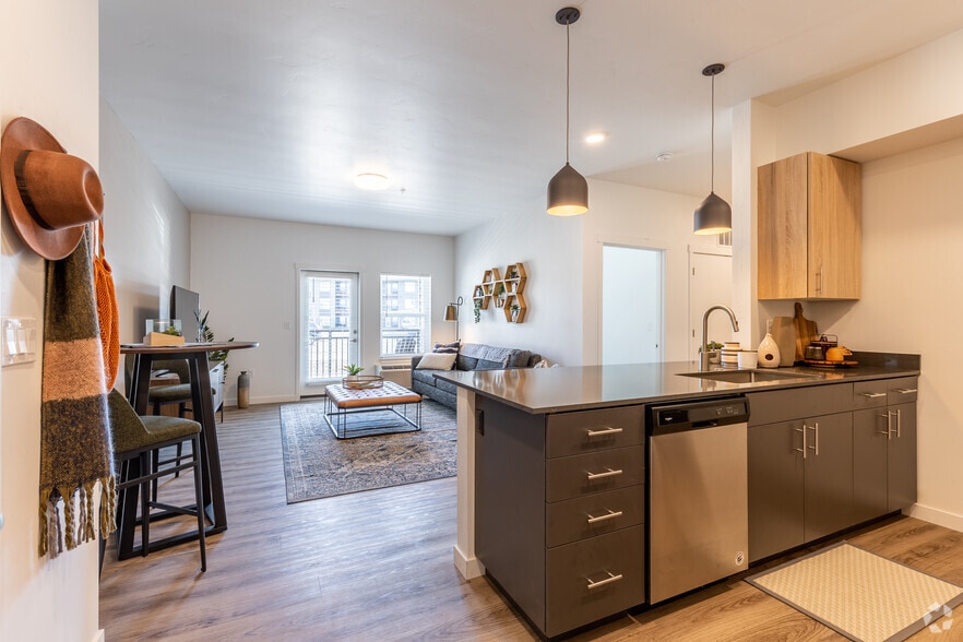 1BR, 1BA - 745SF - Cypress