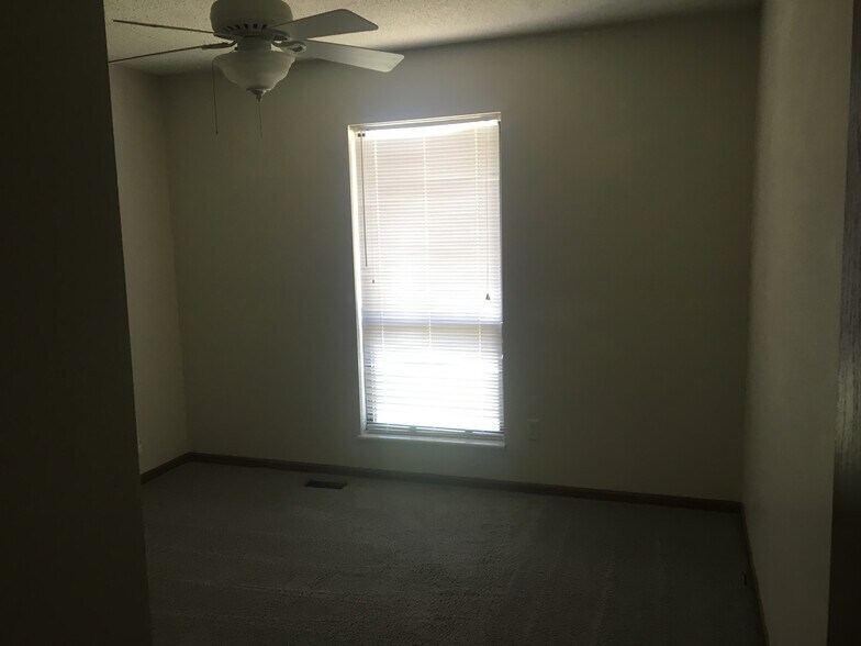 Building Photo - 613 Pepper Ridge Ct