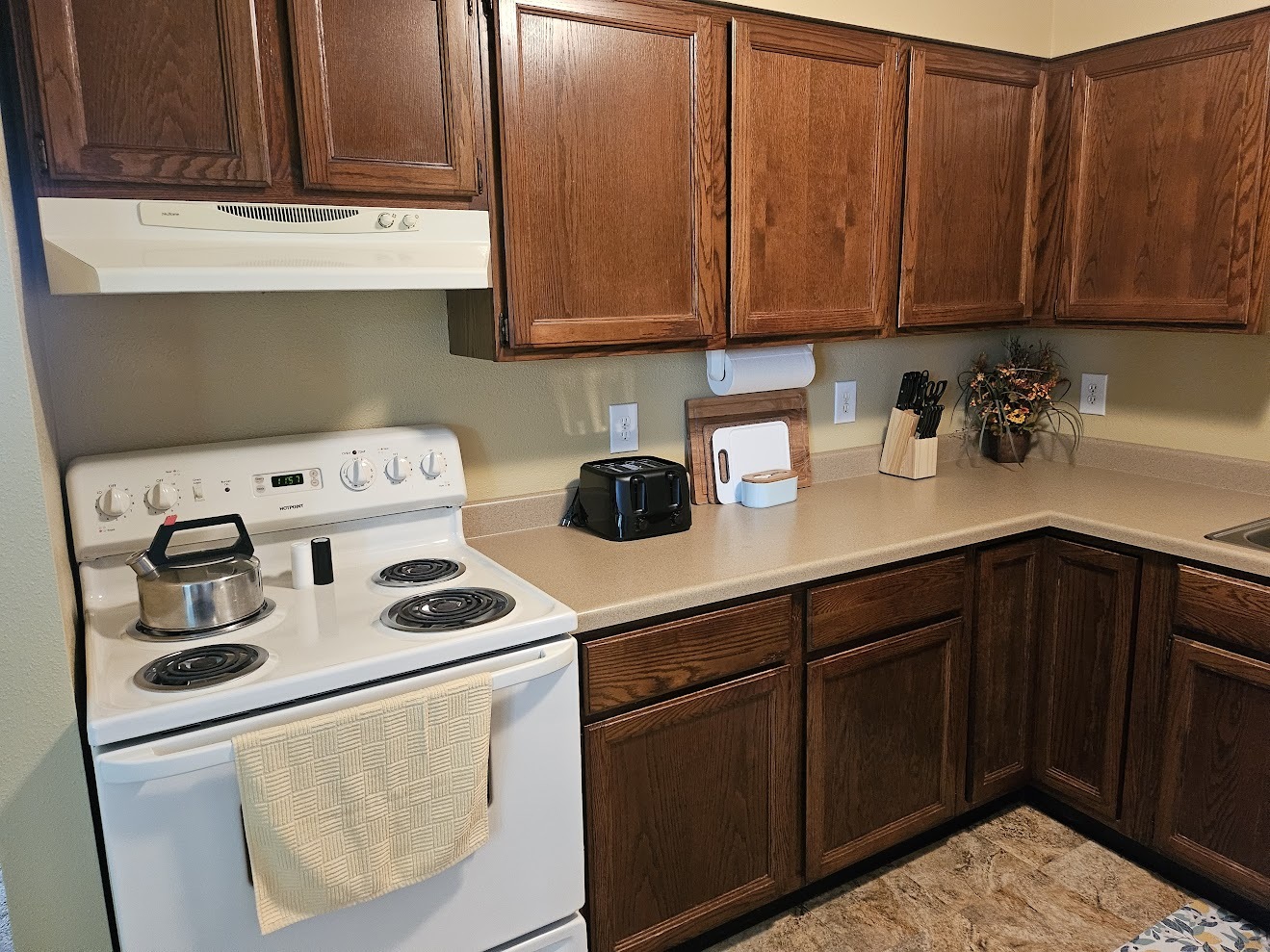 Building Photo - 1906 Refset Dr