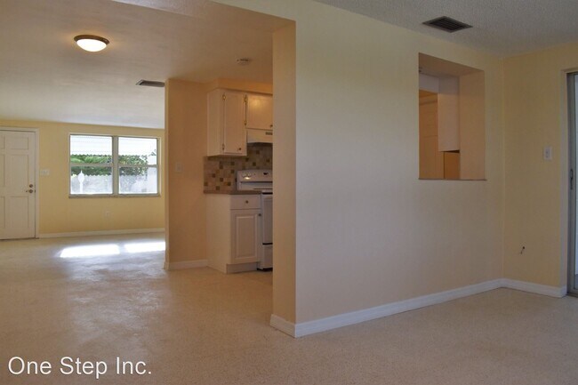 Building Photo - 2 br, 1.5 bath House - 10930 Norwood Av