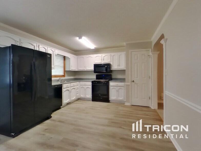 Building Photo - 2709 Owens Dr