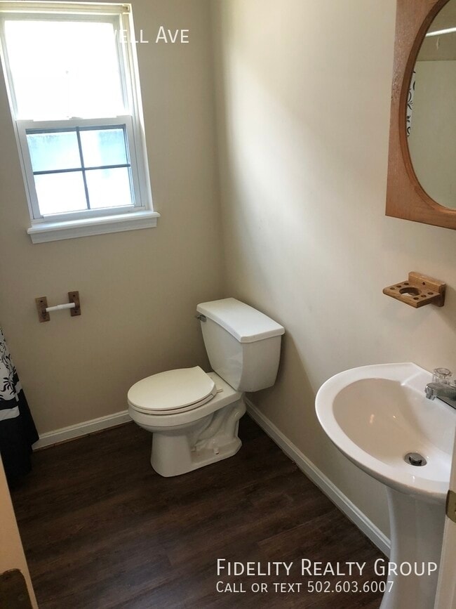 Building Photo - 3449 Powell Ave