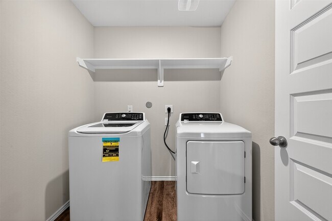 Building Photo - 79 Courageous Side Way