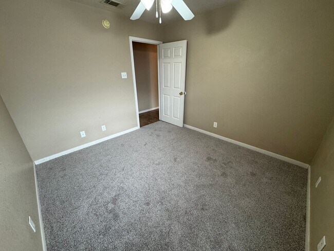 Building Photo - 4706 John David Dr