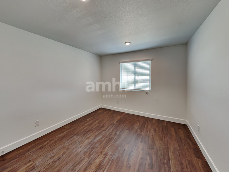 Building Photo - 9636 Harkes Dr
