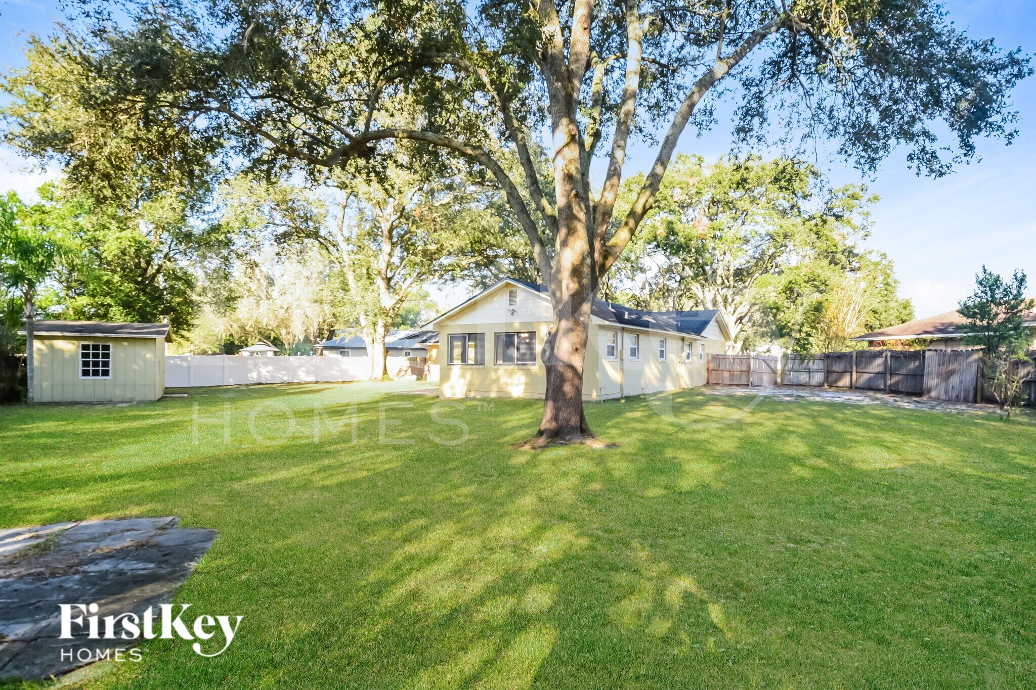 Building Photo - 585 Walden Ct