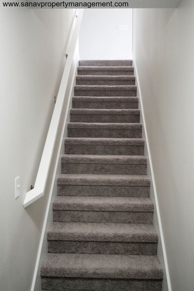 Building Photo - "Modern Comfort Meets Convenience: Your Ideal Home in Waukee"
