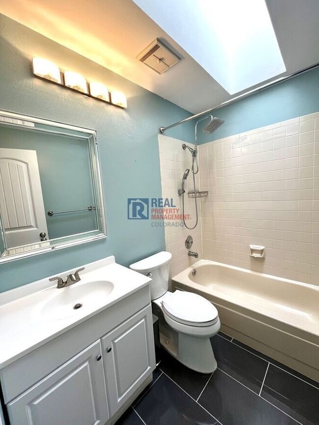 Building Photo - 3670 Gingham Way