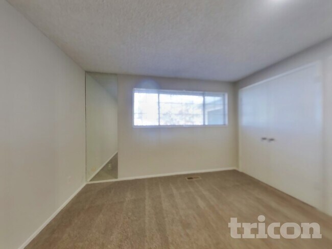 Building Photo - 2878 Goldy Way