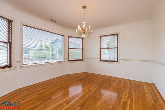 Building Photo - 1385 47th Ave