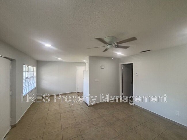 Building Photo - 1031 Columbia Ave