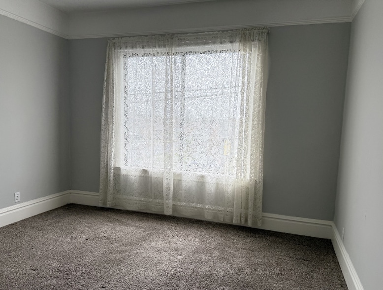 Building Photo - 215 Pacific Ave