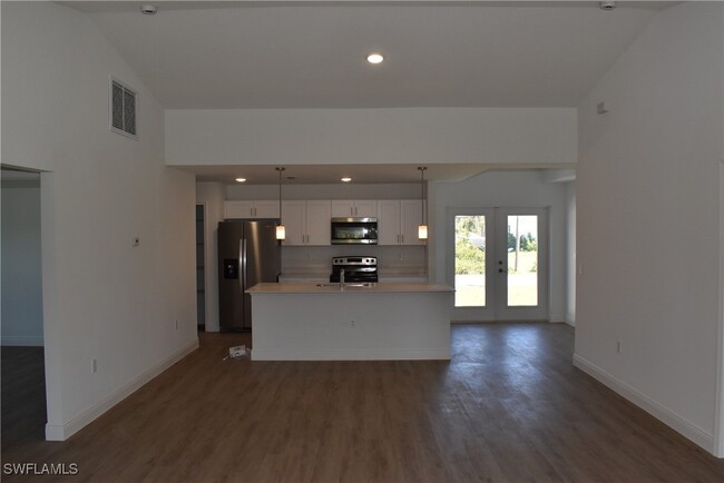 Building Photo - 4553 Midland St