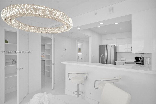 Building Photo - 2501 S Ocean Dr