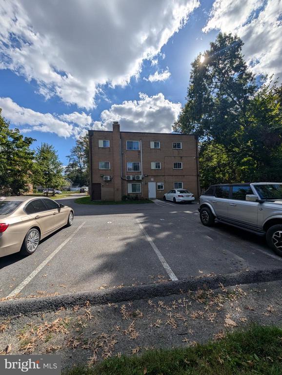 Building Photo - 311 Dawson Ave