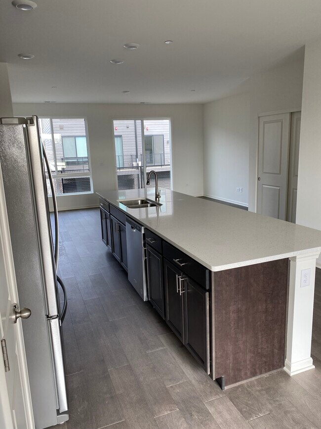 Building Photo - 1300 Catalina Ct