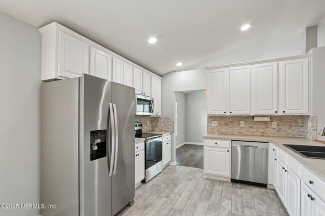 Building Photo - 562 S Aberdeenshire Dr