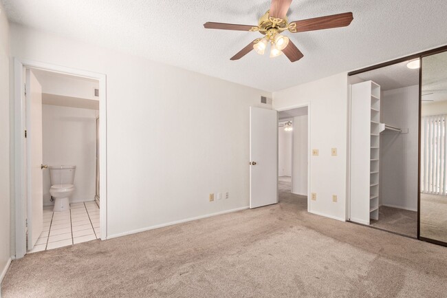 Building Photo - Comfortable 3-Bed, 2-Bath Home in Glendale...