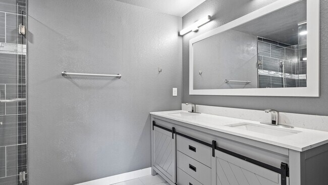 Building Photo - Charming 4-Bedroom Home with Garden – Avai...