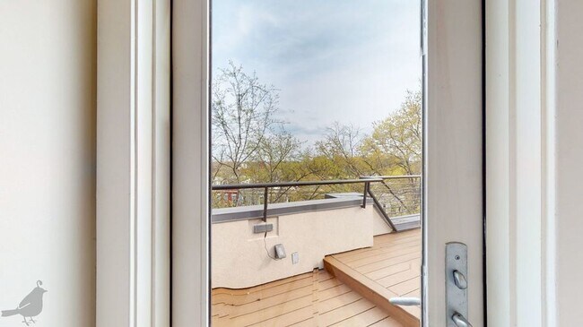 Building Photo - 1103 9th St NE